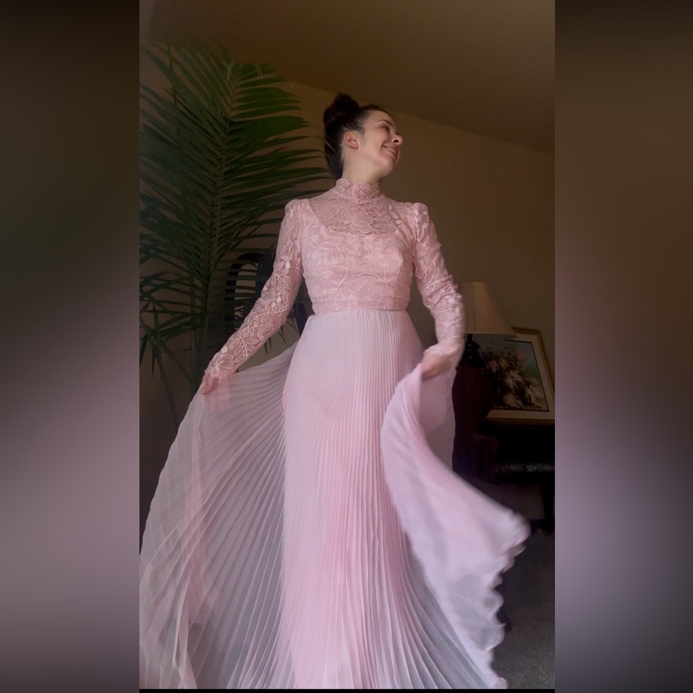 70s Elegant Pink Lace Women's Dress